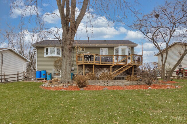 Foto del edificio - 2117 Witchwood Ln