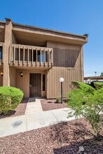 Building Photo - 833 S Avenue A