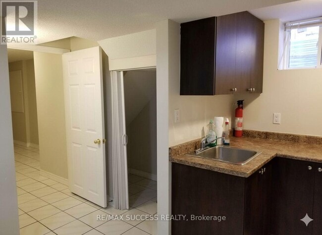 Building Photo - 3974 Freeman Terrace