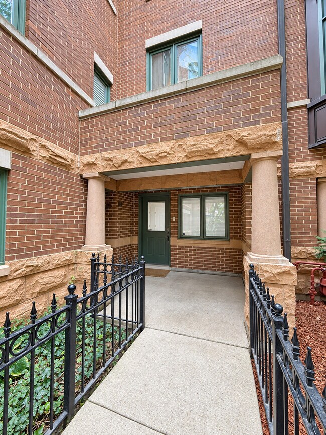 Foto del edificio - 1351 W Altgeld St