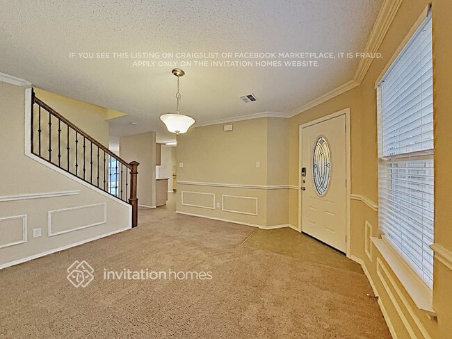 Building Photo - 252 Hilltop Dr