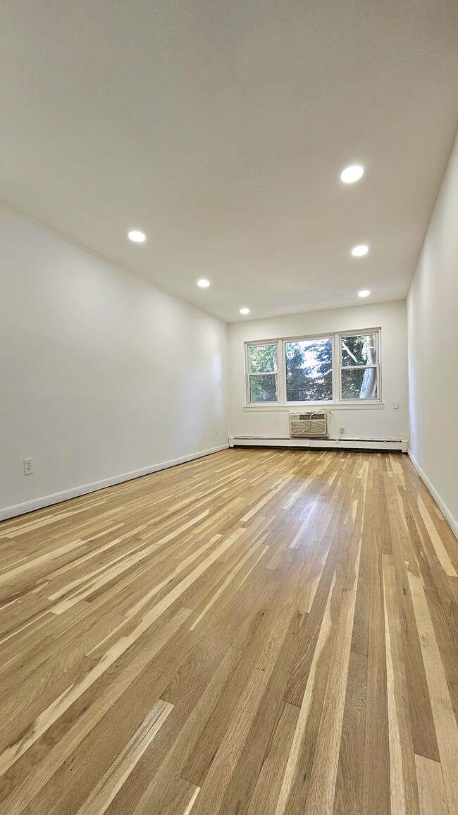 Building Photo - 288 W 236th St