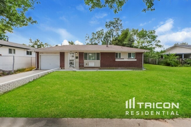 Building Photo - 1614 Tesla Dr