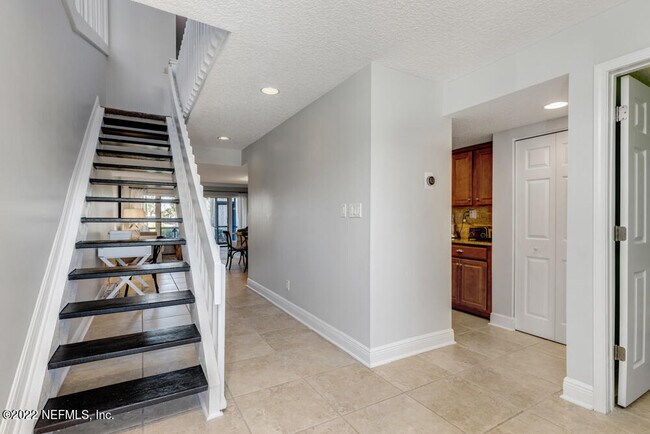 Foto del edificio - 331 Quail Pointe Dr