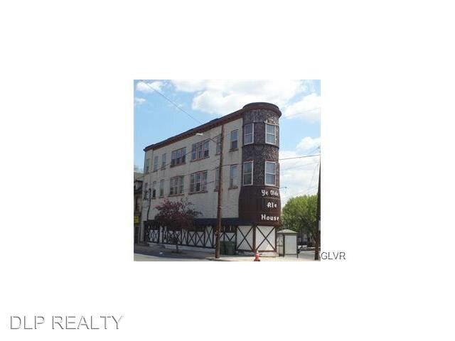 Primary Photo - 441 Wyandotte St