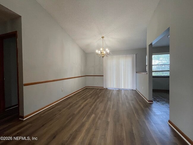 Foto del edificio - 13326 Currituck Dr N
