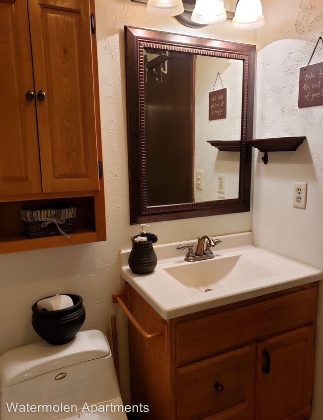 Foto del edificio - 480 Robert Ln