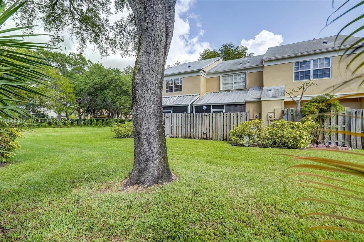 2933 Cambridge Ln, Hollywood, FL 33026 - Townhome Rentals in Hollywood FL |  Apartments.com