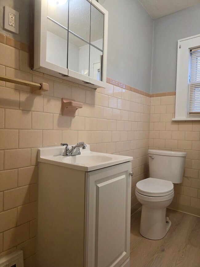 Cocina actualizada - 1230 Lily St