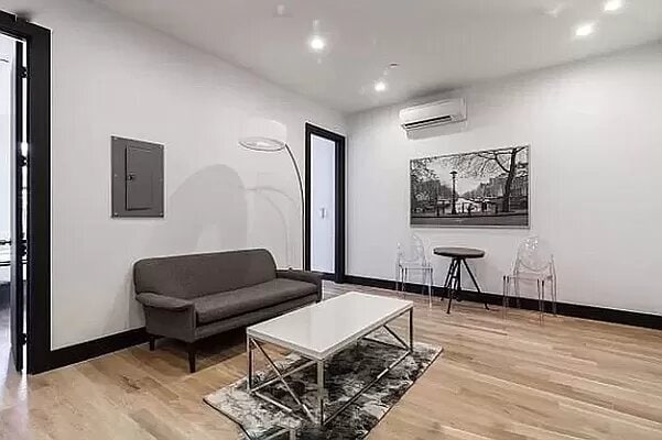 Building Photo - 172 Suydam St