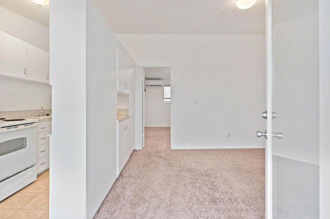 Building Photo - Cozy 1-bdrm/1-bath Estacada townhome—A/C, Comfortable 2-bdrm/1-bath townhome in Estacada—A/C, on-...