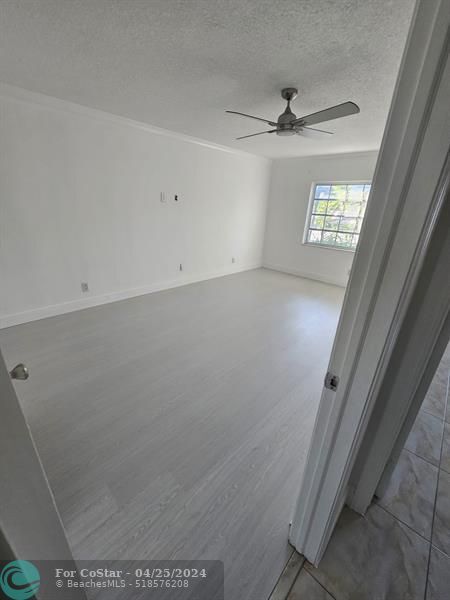 Building Photo - 6287 Bay Club Dr