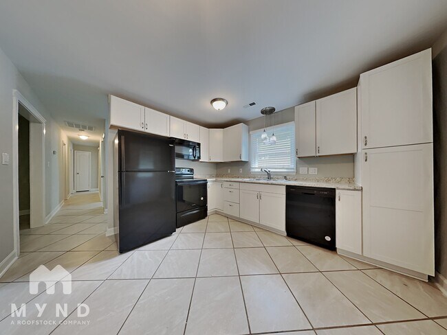 Foto del edificio - 526 Stratford Rd