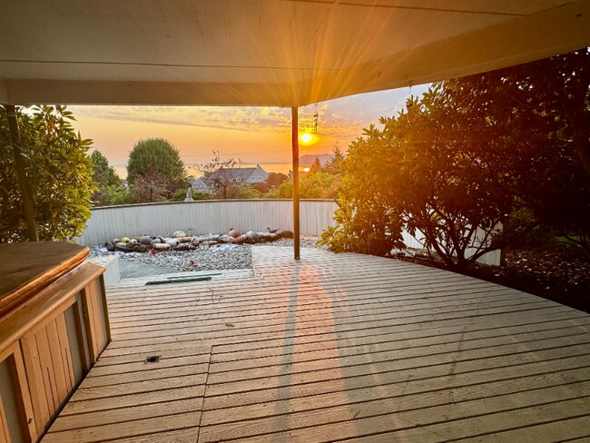Foto del edificio - 10709 Marine View Dr