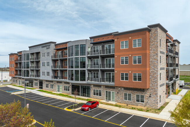 Building Photo - Summerton East