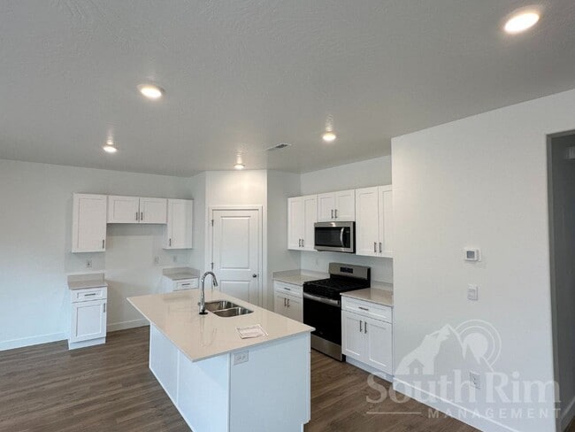 Foto del edificio - 1477 Fins Rd