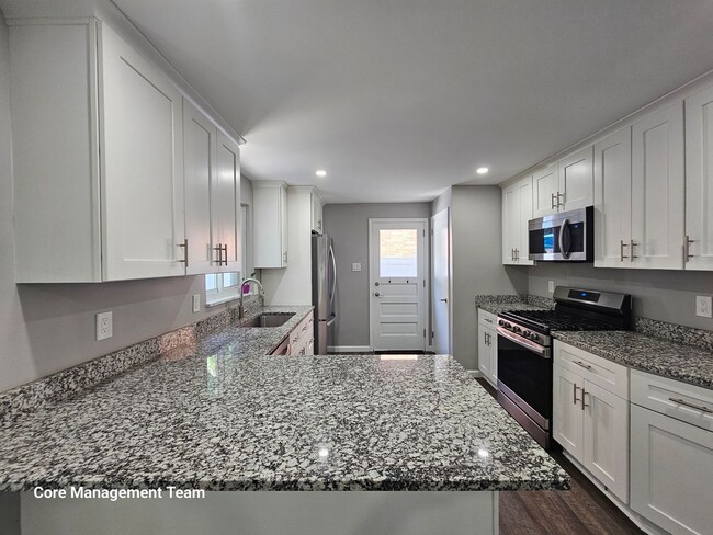 Foto del edificio - Amazing 3 Bedroom house Located in Lawrenceville!