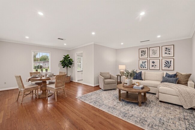 Foto del edificio - 5666 Overbrook Ln
