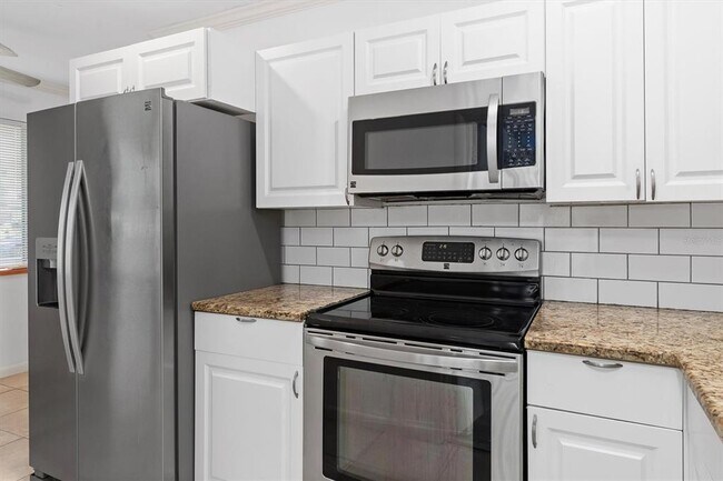Building Photo - 8723 Agress Ave