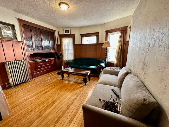 Building Photo - 84 Allston St