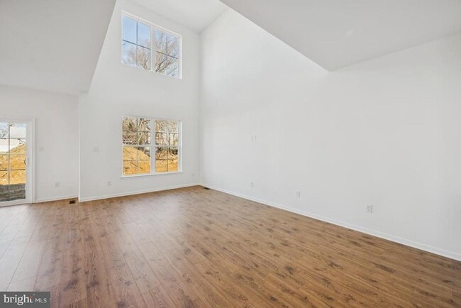 Building Photo - 726 Northwood Ave