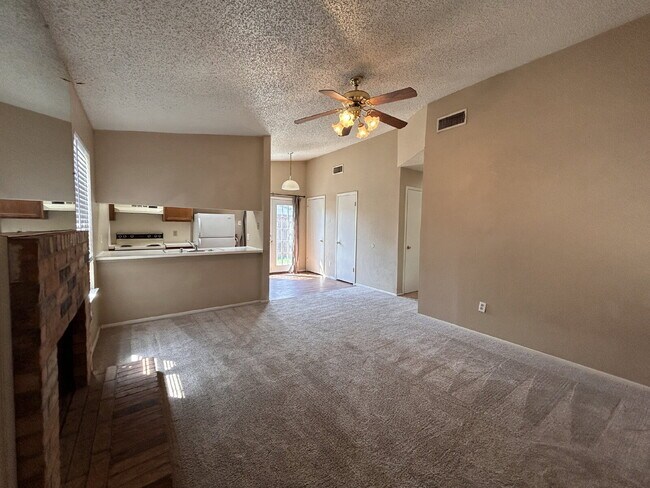 Foto del edificio - Cute 2\1 Duplex in Whisperwood