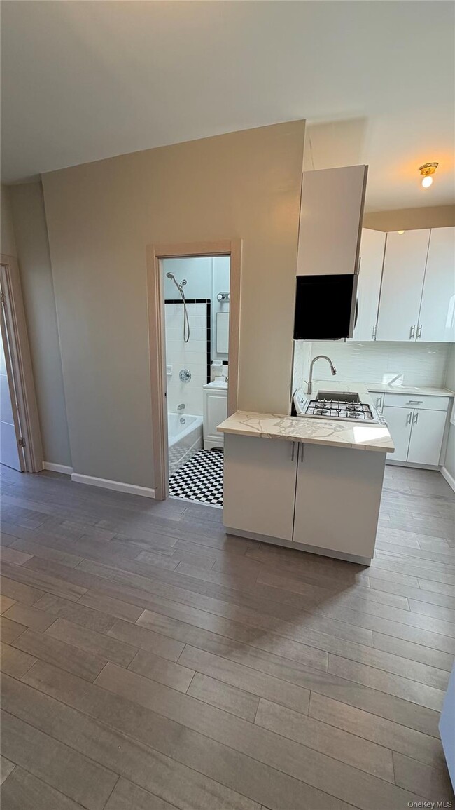 Building Photo - 97-16 Metropolitan Ave