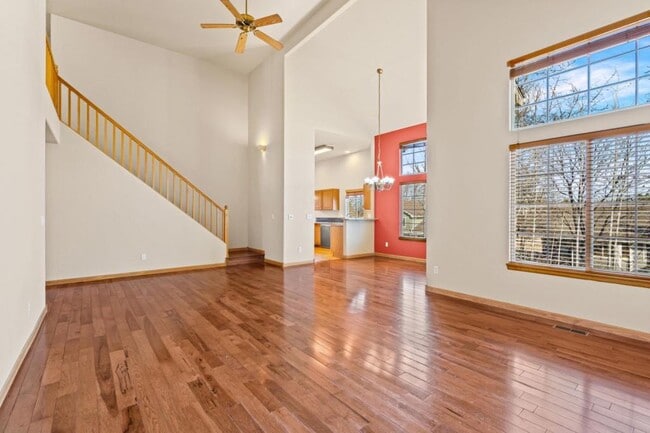 Foto del edificio - 389 Blackstone Cir