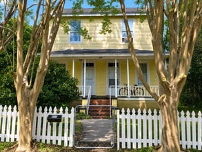 Building Photo - 604 Kentucky St