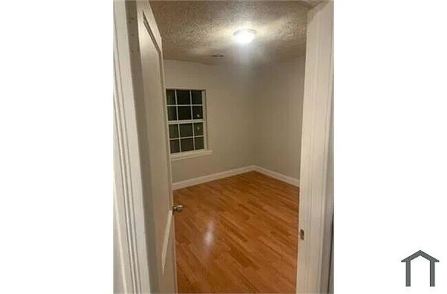 Building Photo - 2395 Hybrook Ln