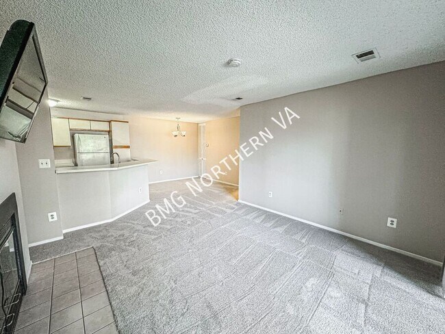 Foto del edificio - 1510 Summerchase Ct