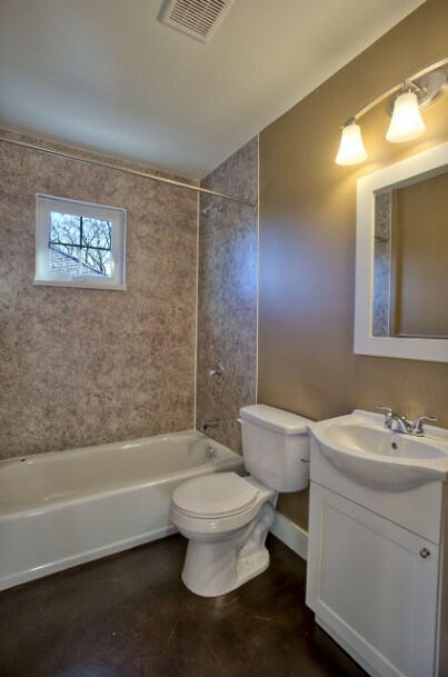 Foto del edificio - 2406 E Pine St