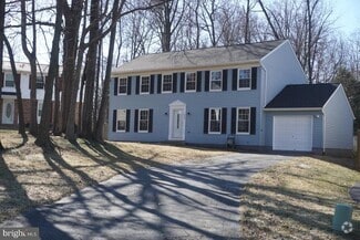 Building Photo - 9003 Fox Lair Dr