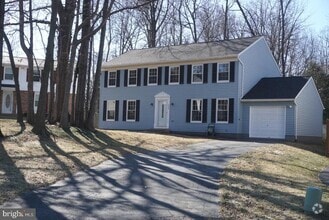 Building Photo - 9003 Fox Lair Dr