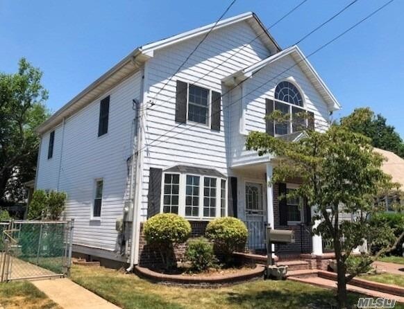 Building Photo - 1109 Merillon St