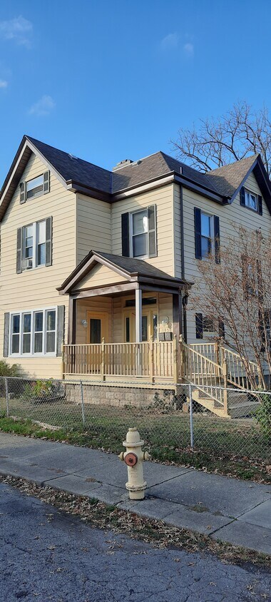 1850 Lincoln first floor unit - 1850 Lincoln Ave