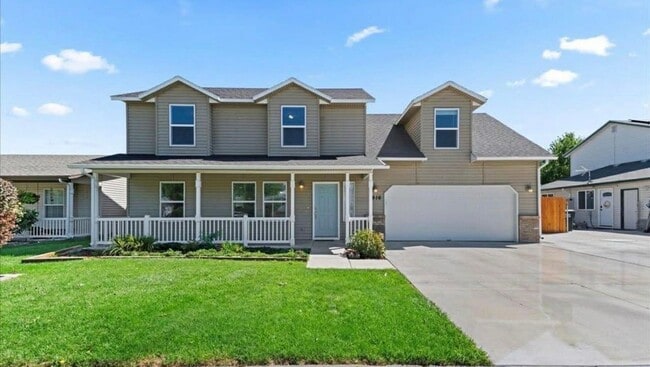 1916 N Duck Hawk Ave