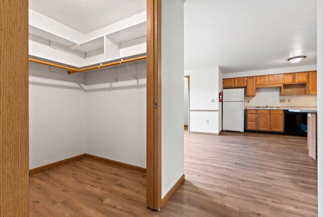 Foto del edificio - Brook Park Apartments