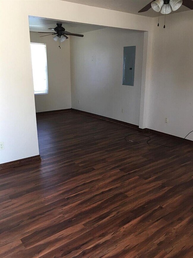 Foto del edificio - 1604 NW Lindy Ave