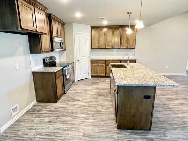 Foto del edificio - Open Floor Plan 3/2 w/Rural Atmosphere
