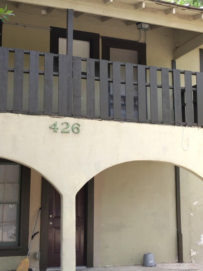 Foto del edificio - 426 E Greenwood St