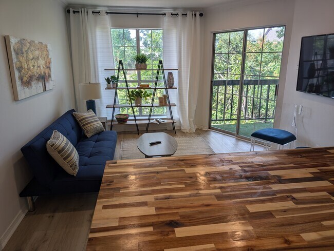 Foto del edificio - 18333 Roehampton Dr