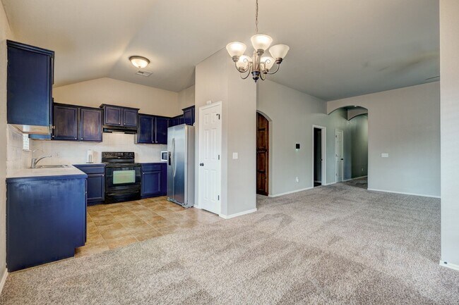 Foto del edificio - Comfort Meets Convenience | 3-Bedroom Home...