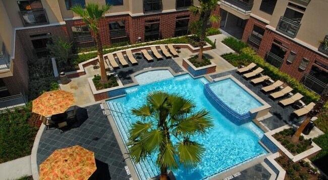 Foto del edificio - 2300 Richmond Ave.