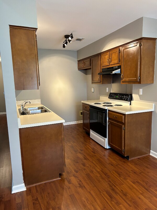 Foto del edificio - 6608 Sungate Dr S
