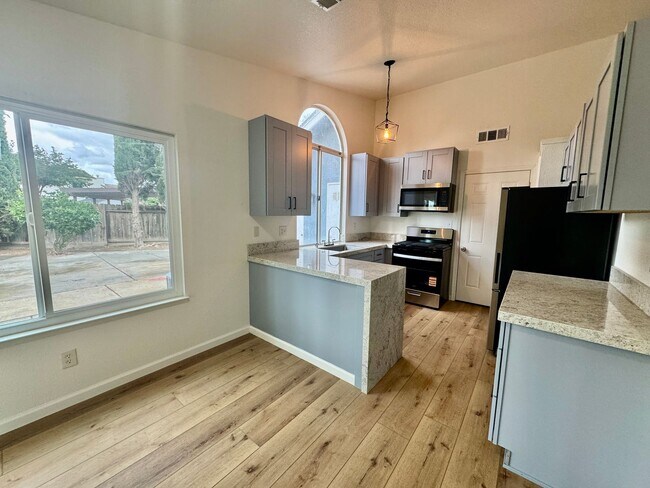 Foto del edificio - NEWLY REMODELED - 3 Bedroom 2 Bath Home for Rent