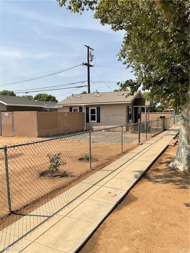 Building Photo - 1 br, 1 bath Condo - 1244 S Orange Ave