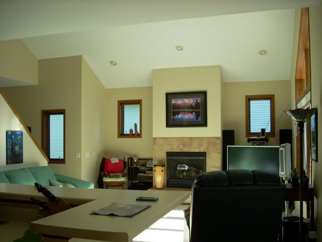 Building Photo - 3001 Arapaho Dr