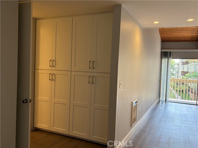 Foto del edificio - 6542 Ocean Crest Dr