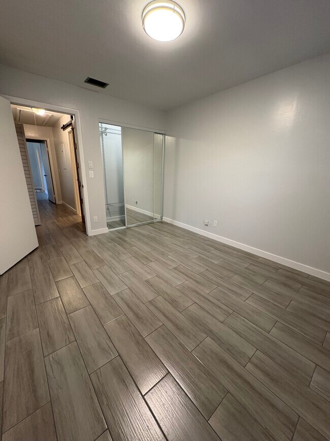 Foto del edificio - 51 Meadows Dr